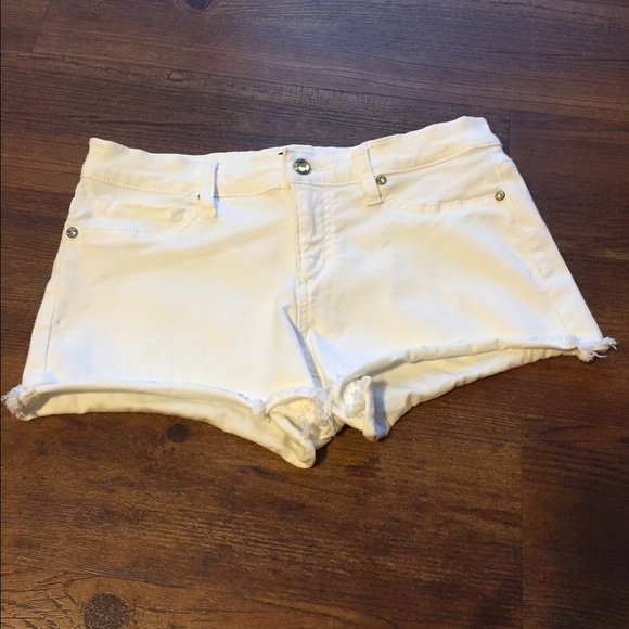 White Bebe shorts - Picture 1 of 2