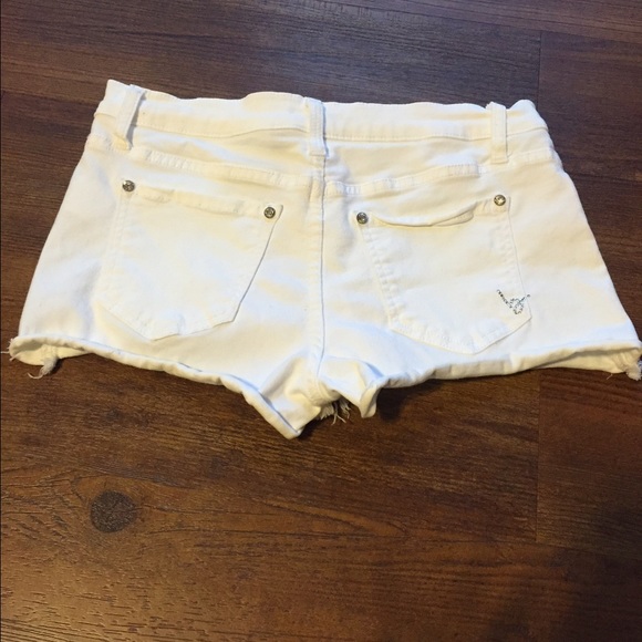 White Bebe shorts - Picture 2 of 2