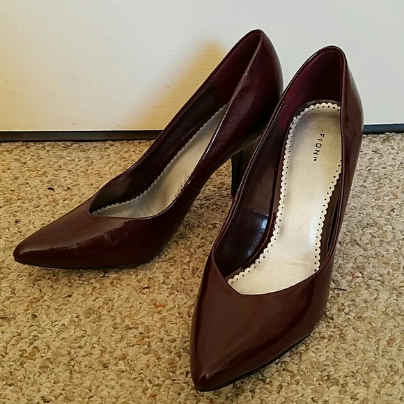Amazing burgundy pumps