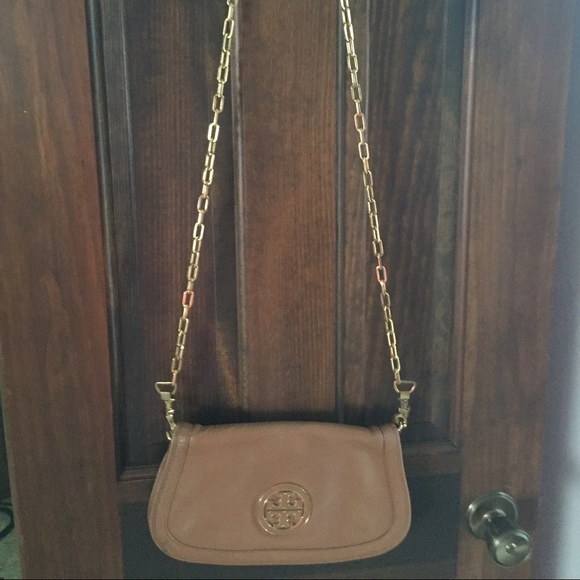 Tory Burch Handbags - Tory Burch Amanda Crossbody handbag
