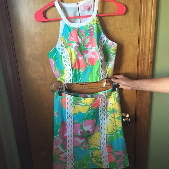 Lilly Pulitzer size 4 skirt shirt set. Never worn.