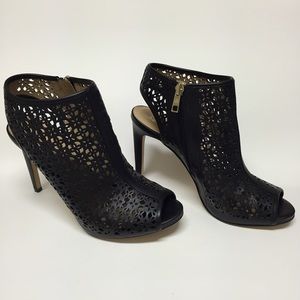 Black heels Ann Taylor Billie Cutout Shoetie
