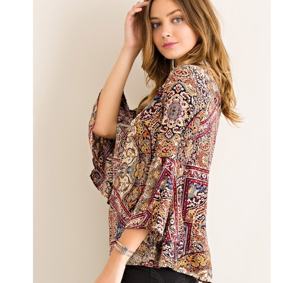 ๐ฅGorgeous Trumpet Lace Blouse - Picture 3 of 4