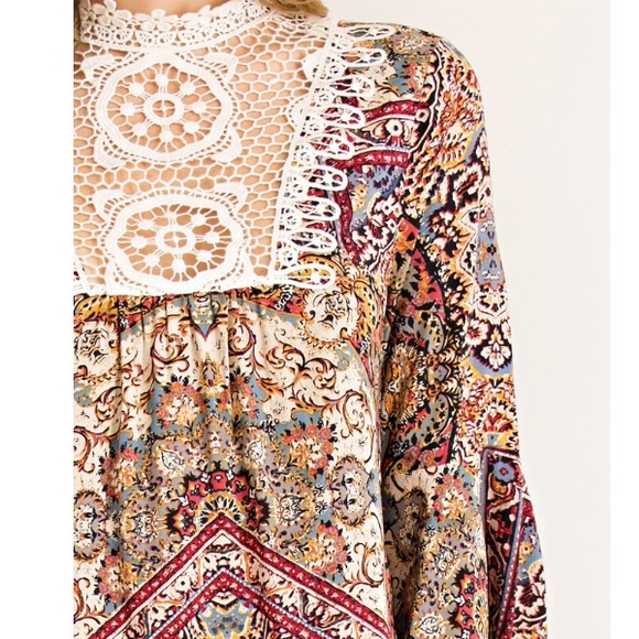 ๐ฅGorgeous Trumpet Lace Blouse - Picture 4 of 4