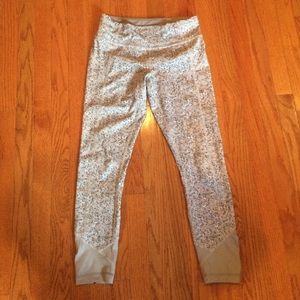 Lululemon leggings size 6.