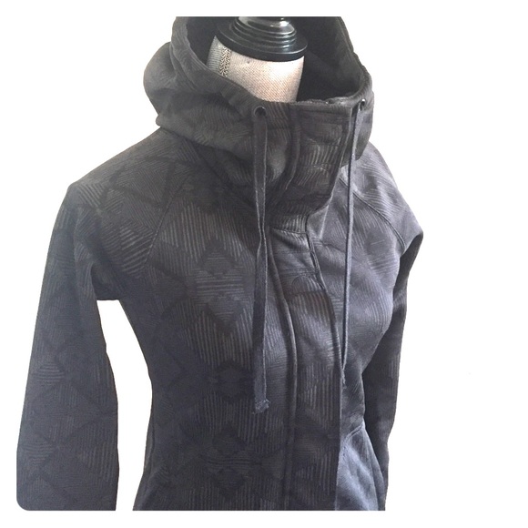 Billabong Water resistant Hoodie Aztec Print