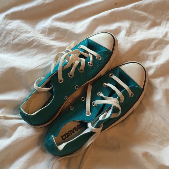 Women's size 6 converse