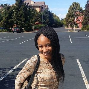 Meet your Posher, Danielle