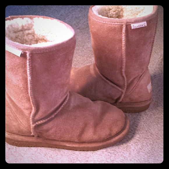 Bearpaw Emma style short boots