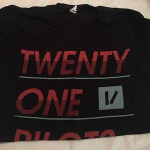 Twenty one pilots shirt