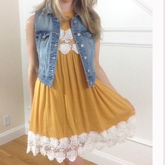 ‼️LAST Lace Detail Dress - Picture 3 of 5