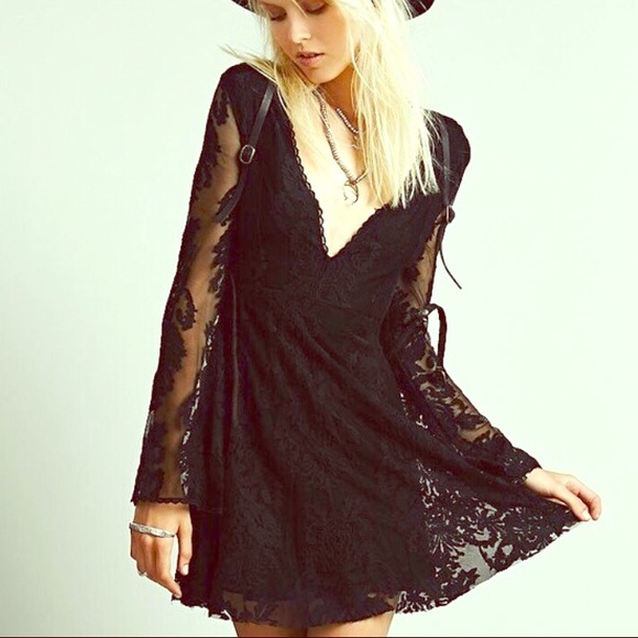 Free People Dresses & Skirts - FP Lace Dress ⚫️💕