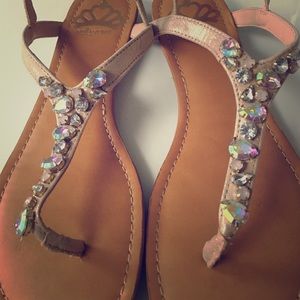 🔥🔥Clearing out closet for the season: sandals