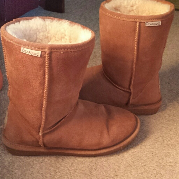 Reserved!!! Bearpaw Emma short style boots