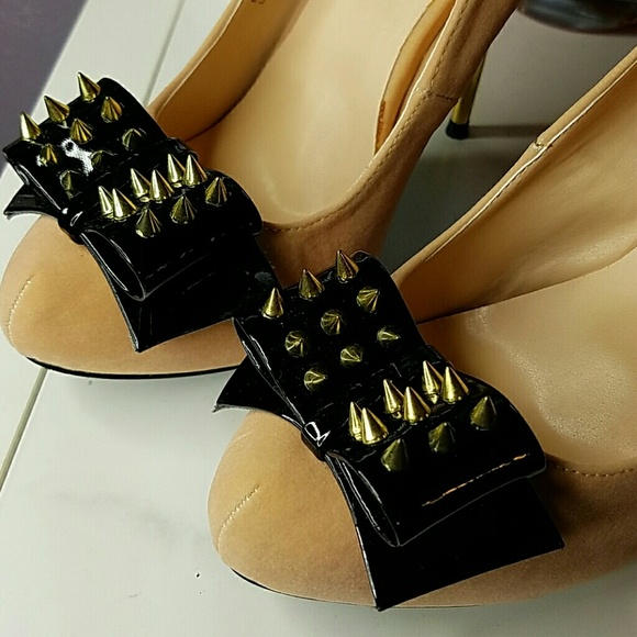 Heels - Picture 4 of 4