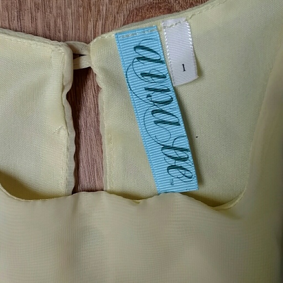 Lightweight yellow sundress - Picture 2 of 4