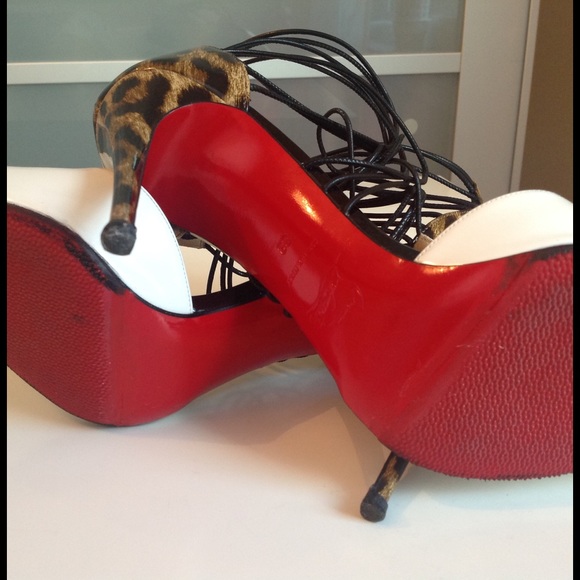 SOLD!!!🤑✌🏻Confusa 100 Louboutin pumps😍 - Picture 3 of 4