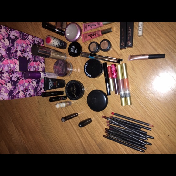 Highend Makeup Bundle - Picture 3 of 4
