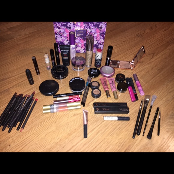 Highend Makeup Bundle - Picture 4 of 4