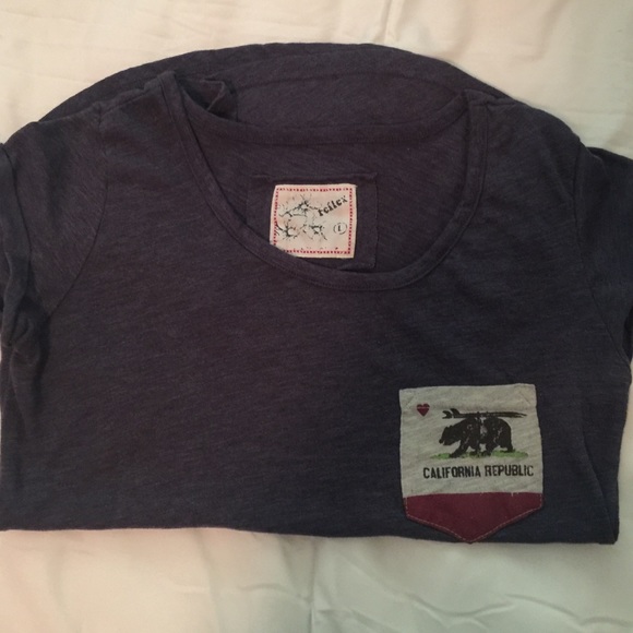 California pocket tee