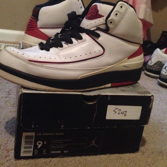 0'3 chi Jordan 2's