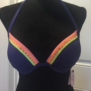 VIctoria's Secret molded push up w/padding top