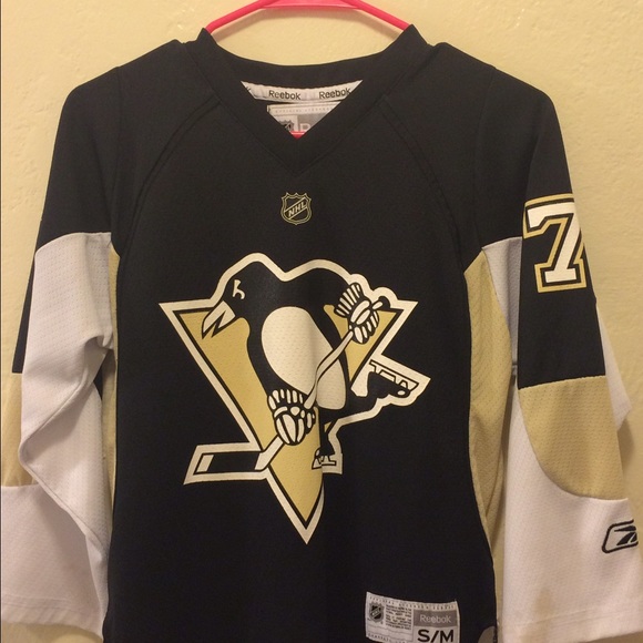 Kids small Pittsburgh Penguins Malkin jersey.