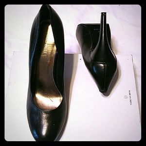 Black 3inch Nine West pumps