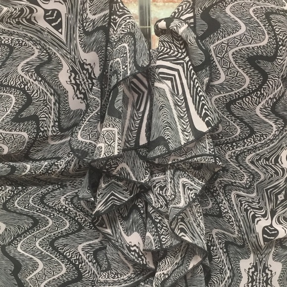 ‼️NWOT‼️ GUESS STRAPLESS DRESS - Picture 3 of 3