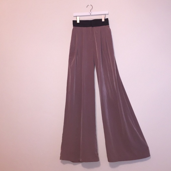 ‼️One Day Sale‼️High waist wide legged pants