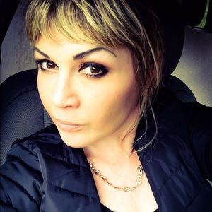 Meet your Posher, Alena