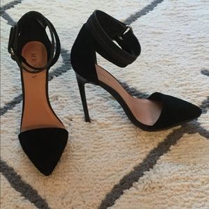 Black Stilettos 🔥👠💁🏼