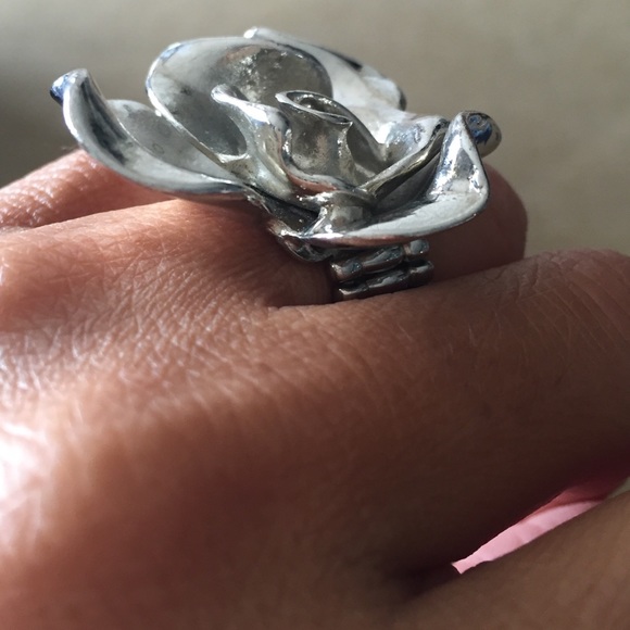Silver flower ring