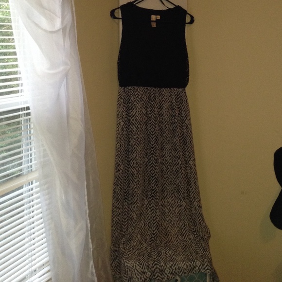 Black and white maxi sundress
