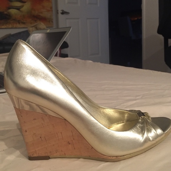 Gucci gold wedges - Picture 3 of 3