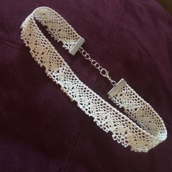 BUY NOW & GET FREE VELVET CHOKER OF CHOICE - Picture 1 of 2