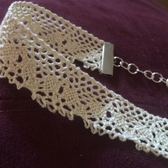 BUY NOW & GET FREE VELVET CHOKER OF CHOICE - Picture 2 of 2