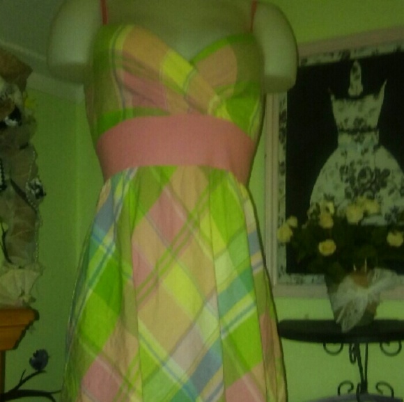 Pretty dress knee length size med