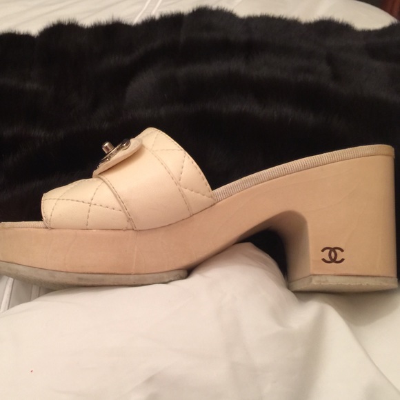 Chanel cream sandals - Picture 3 of 4
