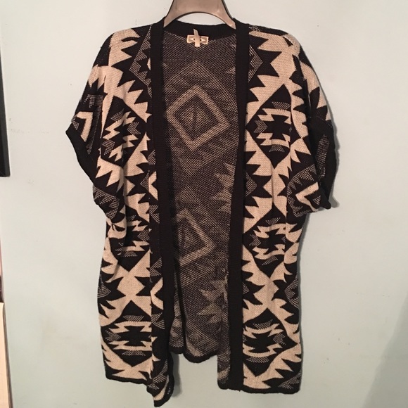 UO Kirra Short Sleeve Cardigan