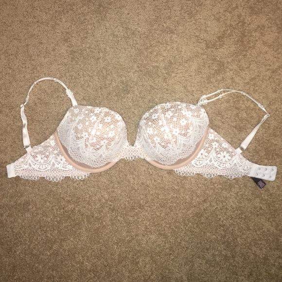 NWT white lace victorias secret bra 32DDD