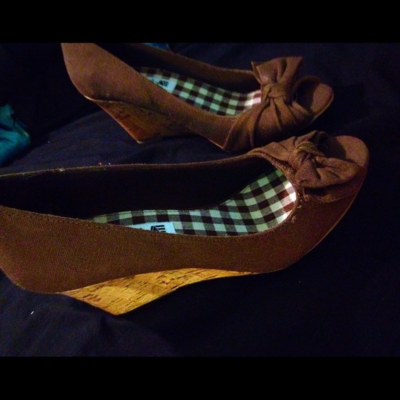 American Eagle shoes