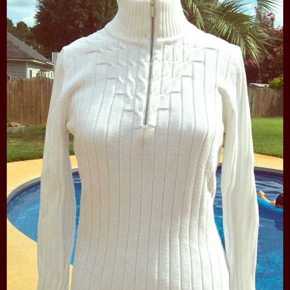 Liz Claiborne white sweater small, like new