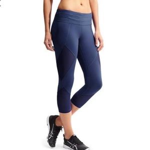 Athleta mesh solar Capri size XS