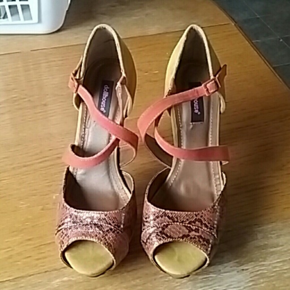 Dollhouse strap heels - Picture 2 of 3