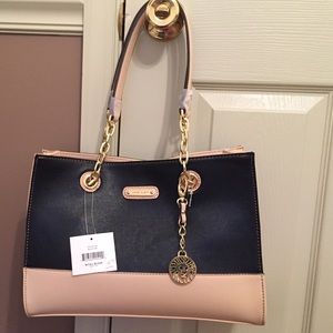handbag with h on it - 31% off Anne Klein Handbags - Black and Tan Anne Klein Purse ... handbag with h on it - 31% off Anne Klein Handbags - Black and Tan Anne Klein Purse ...