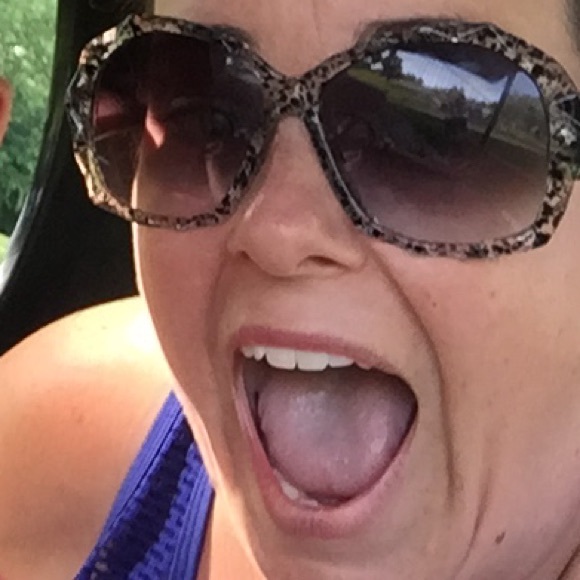 Meet your Posher, Amy - Picture 1 of 1