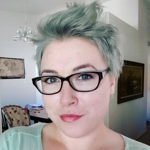 Meet your Posher, Kira