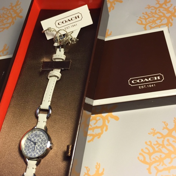 🌸 SOLD 🌸 NWT Coach watch - Picture 2 of 4