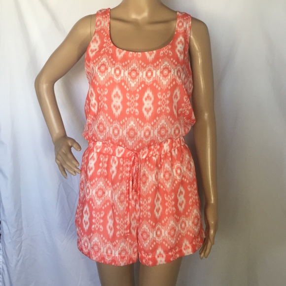 NWOT Cute romper - Picture 4 of 4